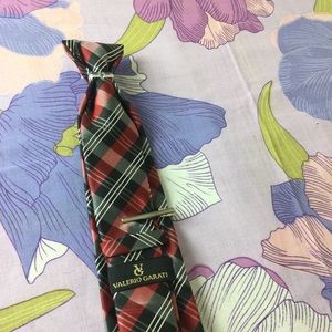 NWOT  VALERIO GARATI Plaid Burgundy ,Black & White Tie